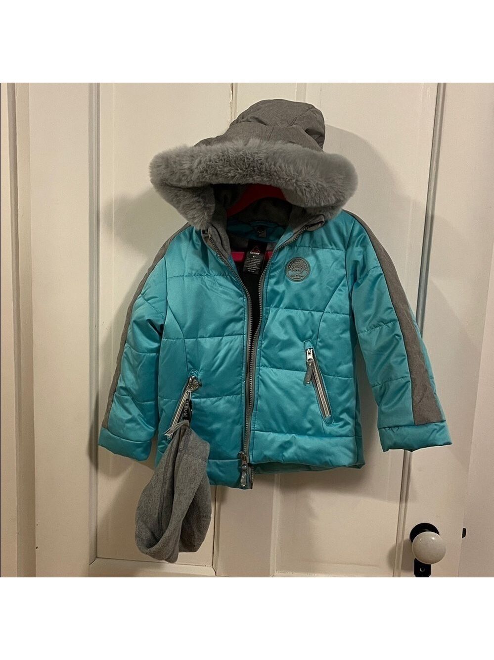 NWOT Gerry 4T winter jacket with furry, fleece lined hood